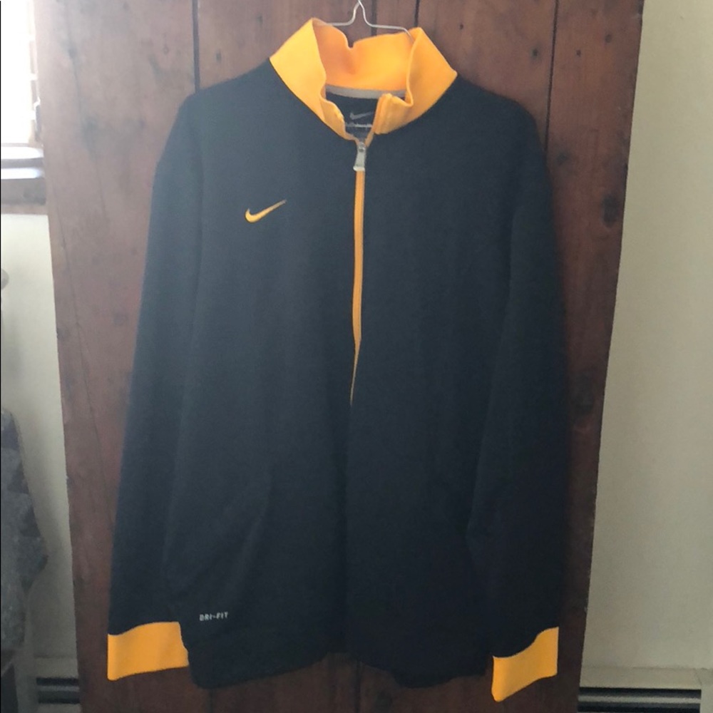 Men’s Nike Jacket brand new!
